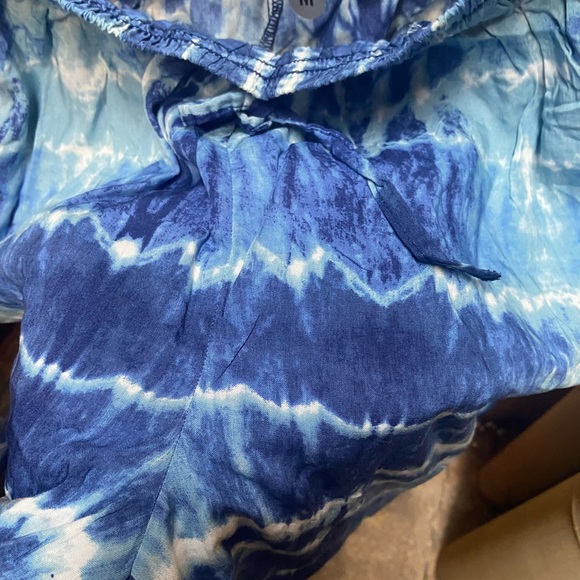 Tie Dye Blue and White Shorts with pocket- S - Picture 9 of 9